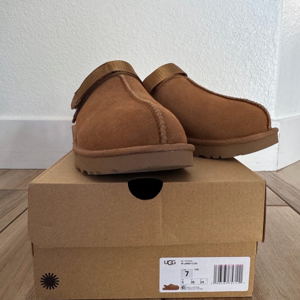 UGG lanah clogs Tan Suede Slip-On Shoes